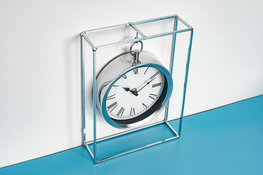 Zegar stołowy 25 x 19 cm srebrny